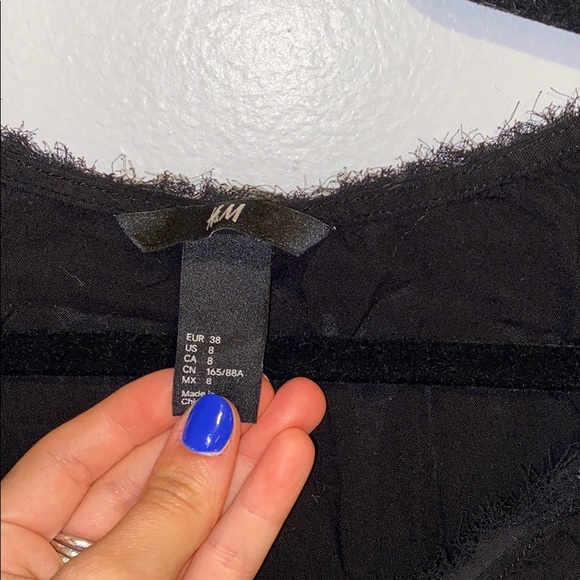 Black going out top - Picture 3 of 4